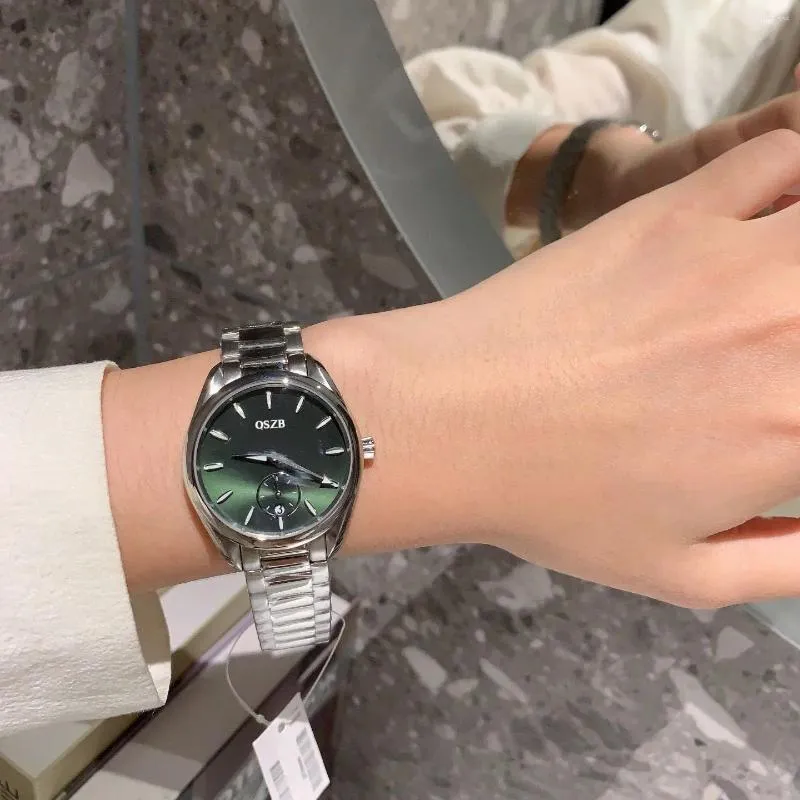 Top lüks tasarımcı markası beyaz moda bayanlar kuvars saat 34mm 316 ince çelik omg tarzı safir ayna.