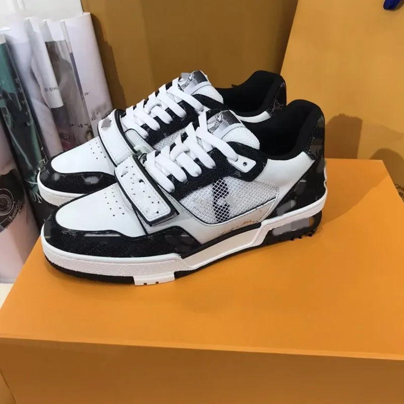 High quality luxury Spring and summer men sports shoes collision color outsole super good-looking are Size38-45 MKJK00000002