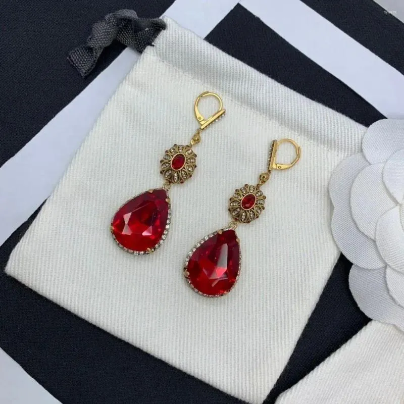 dangle earringsブランドファッションジュエリーfor女性のトップゴールドメッキパーティーブラックレッドクリスタルイヤリングドロップイヤリングヴィンテージラグジュアリーパンクデザイン