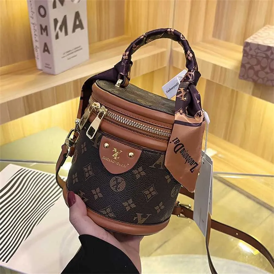 Purses Spring Fashionable Silk Scarf Bag Women's New Handheld Printed Single Shoulder Crossbody Bucket clearance sale