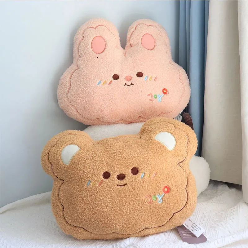 Almohadas de felpa Cojines 45 cm Kawaii Soft Rabbit Bear Throw Pillow Animales de peluche Cómodo juguete de peluche Cojín trasero Abrazo Almohada para dormir Regalos de cumpleaños 231129