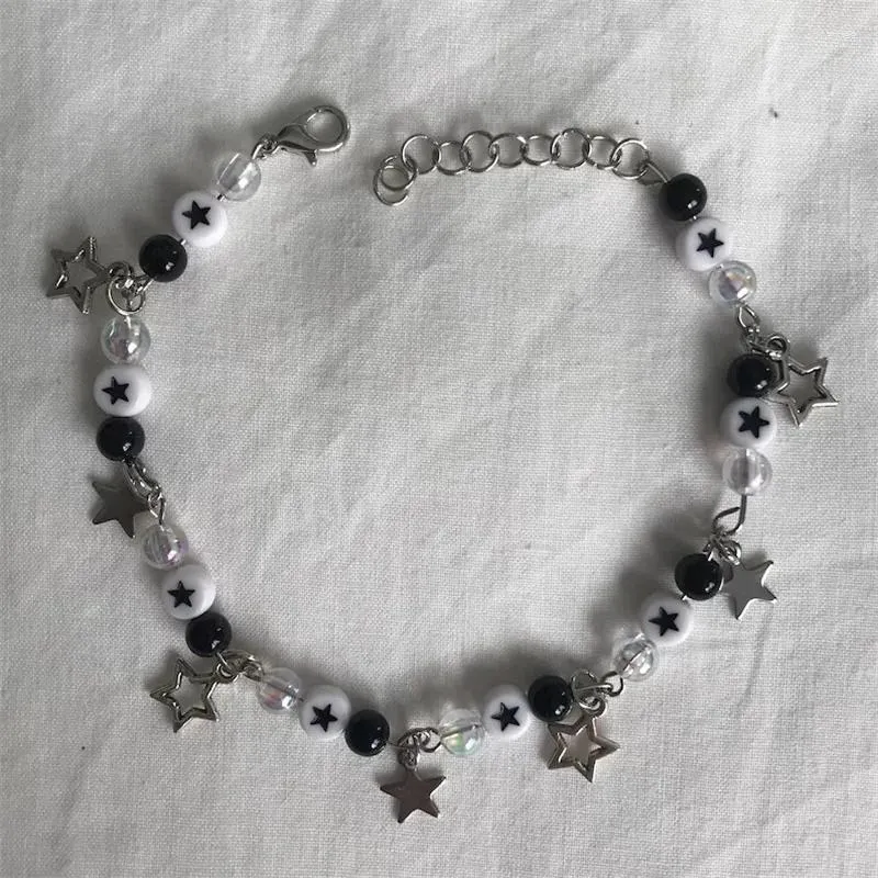 Braccialetti a maglie Bracciale estetico fatto a mano Y2k con ciondoli Stelle Stargirl in bianco e nero con perline