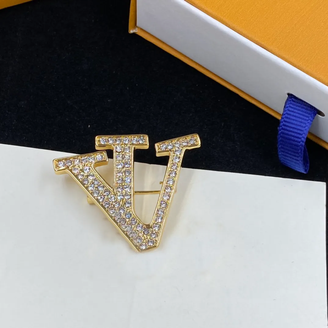 Men Women Designer broche mode pakken pins vrouw jurk accessoire gouden diamant parel broche brany brief luxe sieraden broches borstpin no box