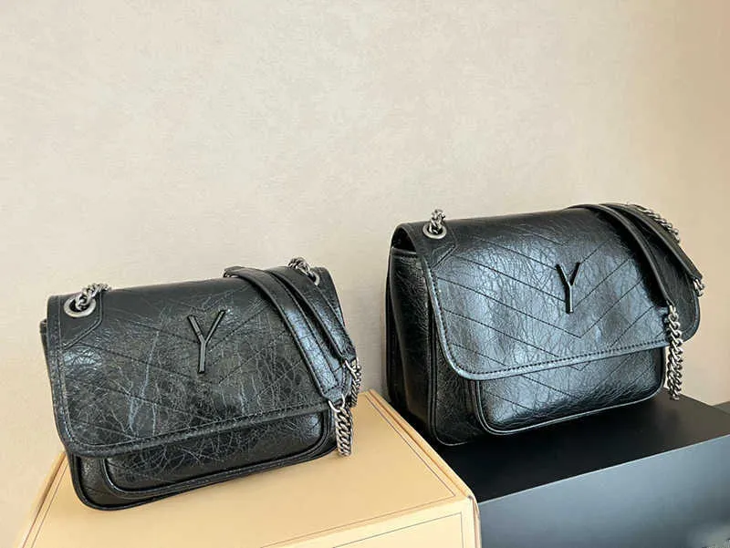 2023 Hot 5A Designer Bag 4 colori Borse a tracolla Classic Y-Letter Borse a tracolla Catena con patta Luxurys Borsa a mano in pelle tinta unita Crossbody Square Lady Purse 230523bj