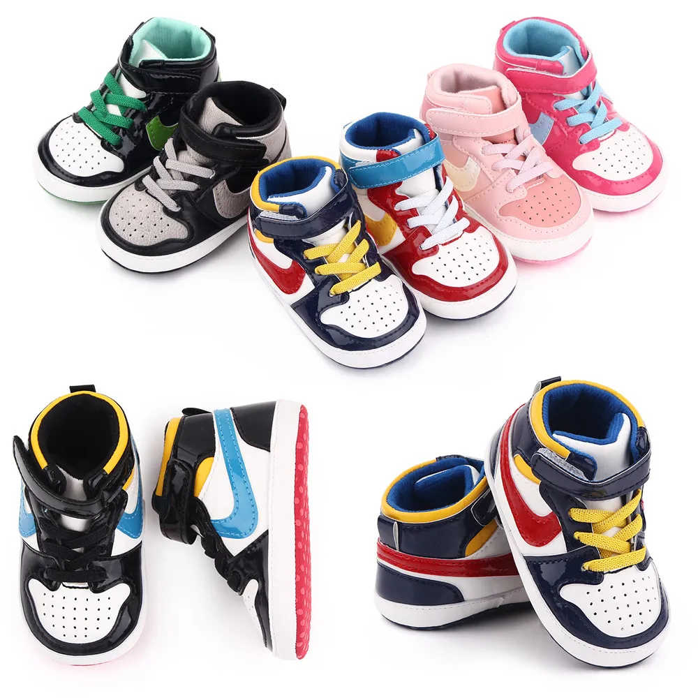 Newborn First Walkers Baby Shoes Newborn Girl Boy Suola morbida Culla Lacci delle scarpe First Walkers Toddler Sneaker Prewalker