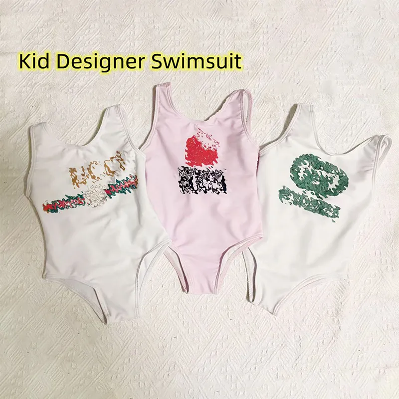 Ontwerpermerk Hot Swimsuit Kids One-Pieces Swimwears Baby Girls Bikini Peuter Kinderen Zomer Gedrukte strandzwembad Sport Baden Pakken Jeugdzuigelingen Kinderkleding