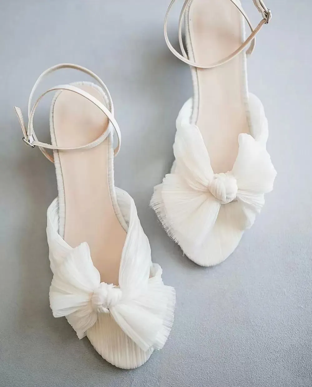 Schmetterlings-Knoten-Brautschuhe für Hochzeit, klobige High-Heel-Damen-Sandalen, Sommer, offene Zehen, Flock-Stoff-Block, Damen-Party, Abend, Sand278T