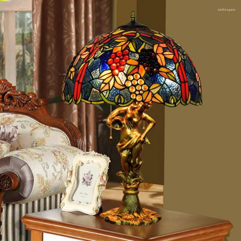 Tafellampen Tiffany Retro gebrandschilderd glaslamp Vintage druivenlampenkap Fairy Stand Desk Living Eetkamer Bedide Led Decor Light
