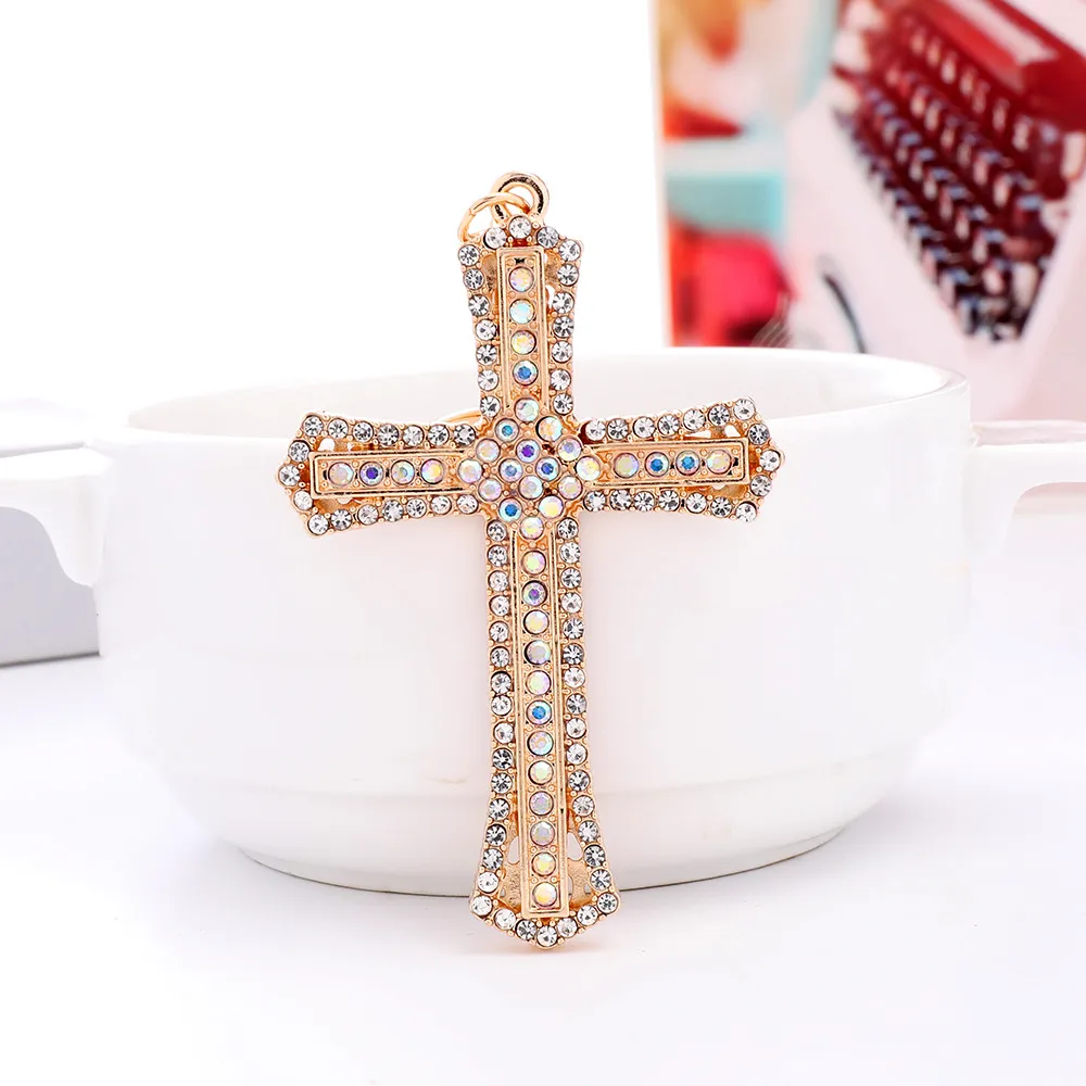 Principais enfeites de moda Creative Diamond Cross Cross Chave -Metal Metal Automobil pendurado Ornamento Pequeno presente