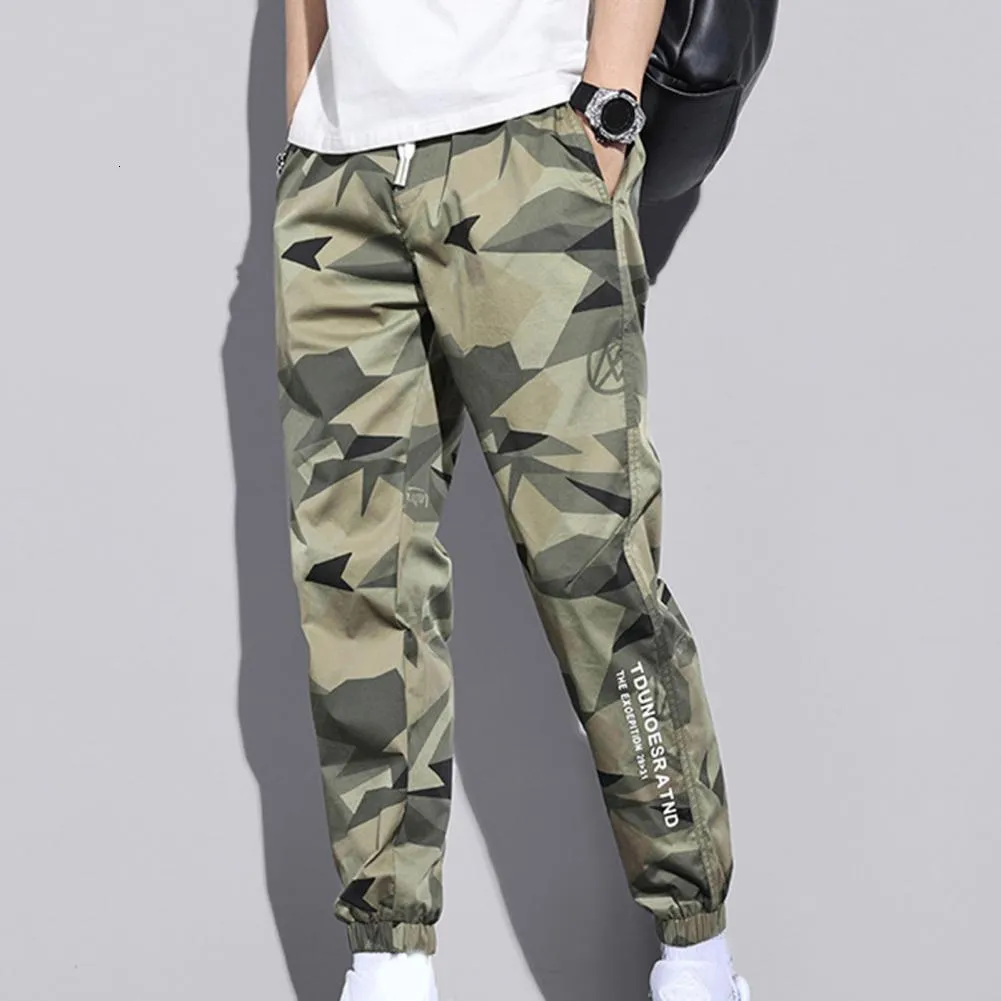 Calça masculina masculino Cargo Camuflagem Carta de jogger calças Hiphop Mid cintura Verão Sorto casual Sorto Techwear Anime Moletom Masculino 230131