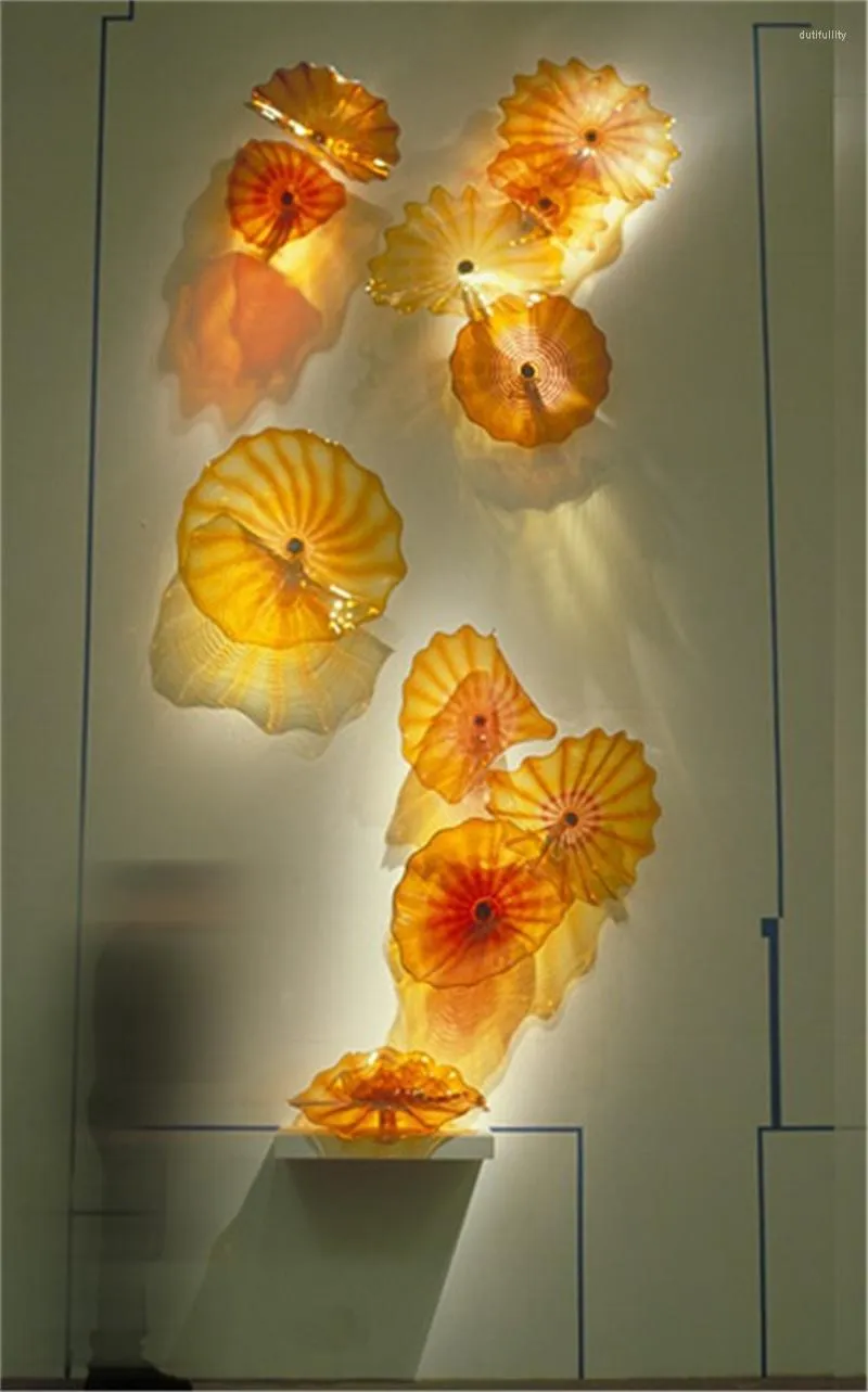 Wandlampen, modernes Wohndesign, Blumenteller im Cihuly-Stil, Muranoglas-Lichter