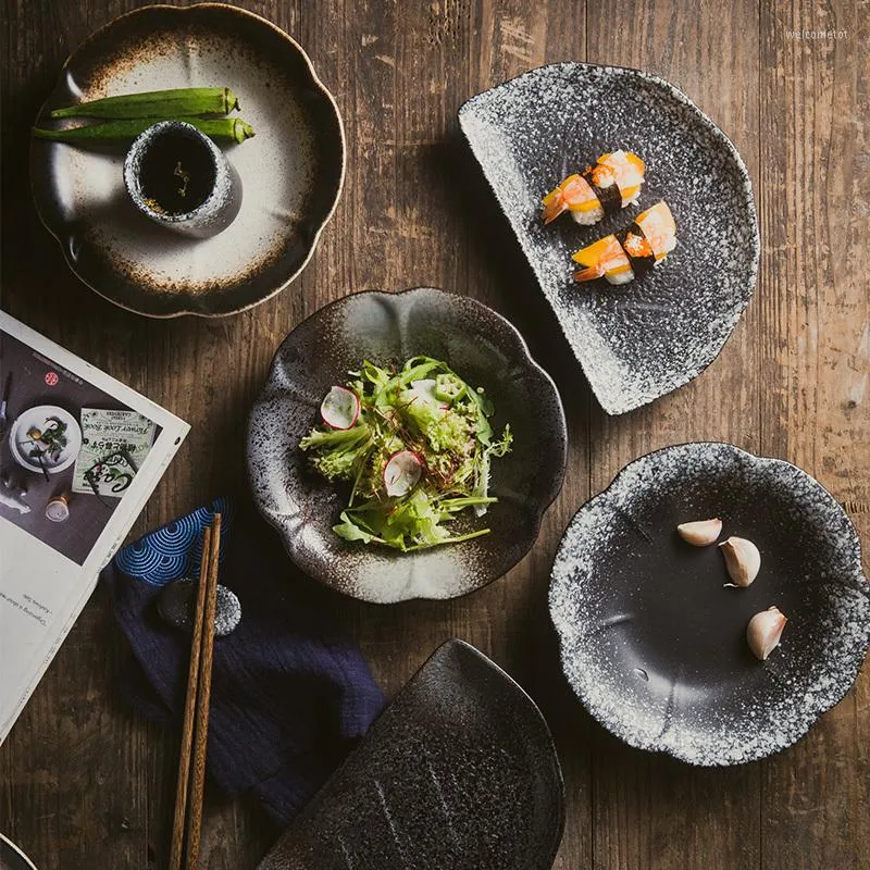 Piatti Cucina retrò Piatto piano Dessert Set da tavola a forma di famiglia Piatto di sushi in ceramica giapponese a forma di fiore