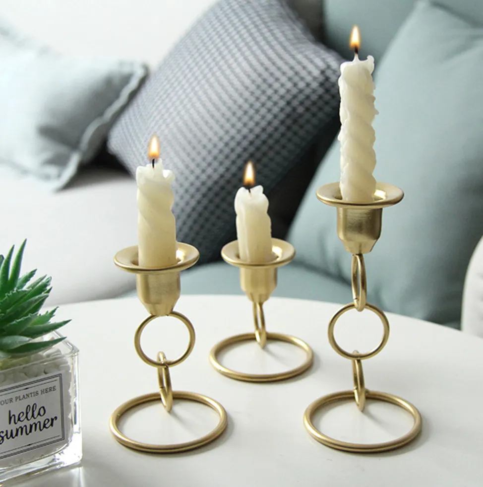 The latest ring metal candle holder Western restaurant tabletop decoration atmosphere decoration pieces a variety of styles to choose support customized logo
