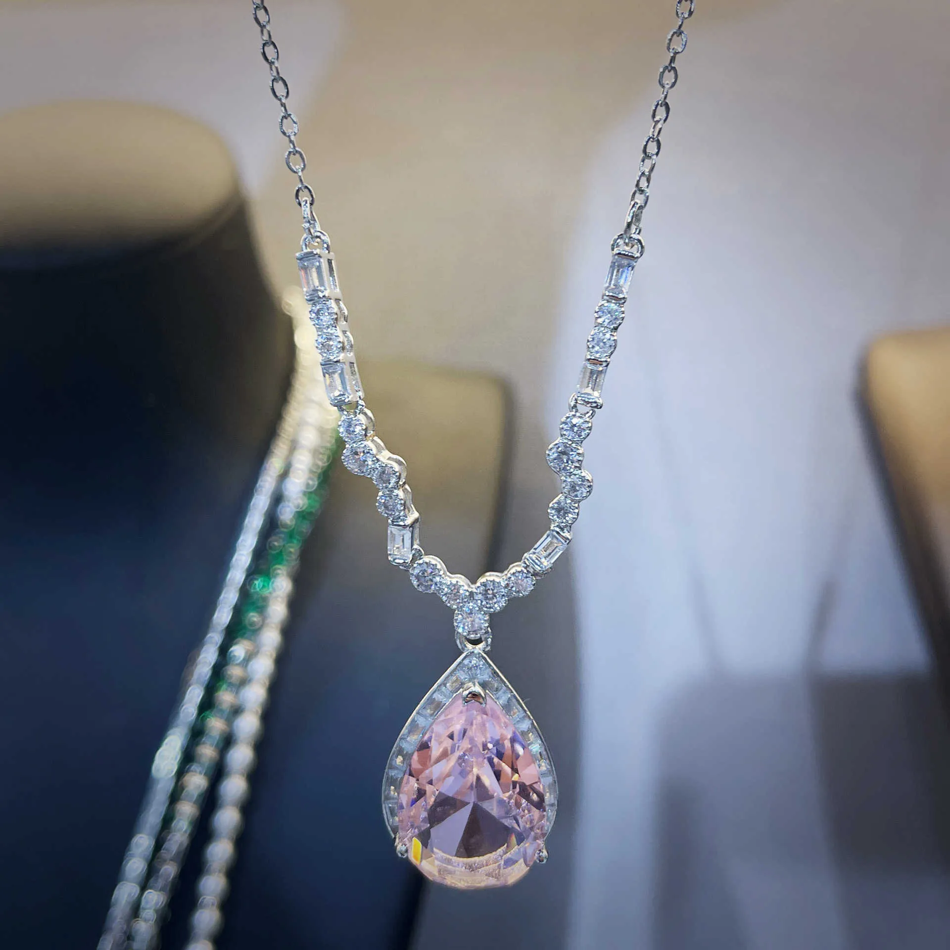Подвесные ожерелья wpb Оригинальный дизайн вишневый цветок розовое бриллиантовое колье с высоким углеродным бриллиантом ожерель