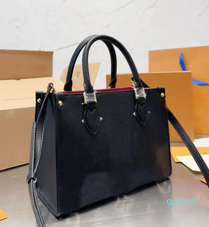 Borsa a tracolla di design di lusso. Borsa shopping boutique di moda da donna