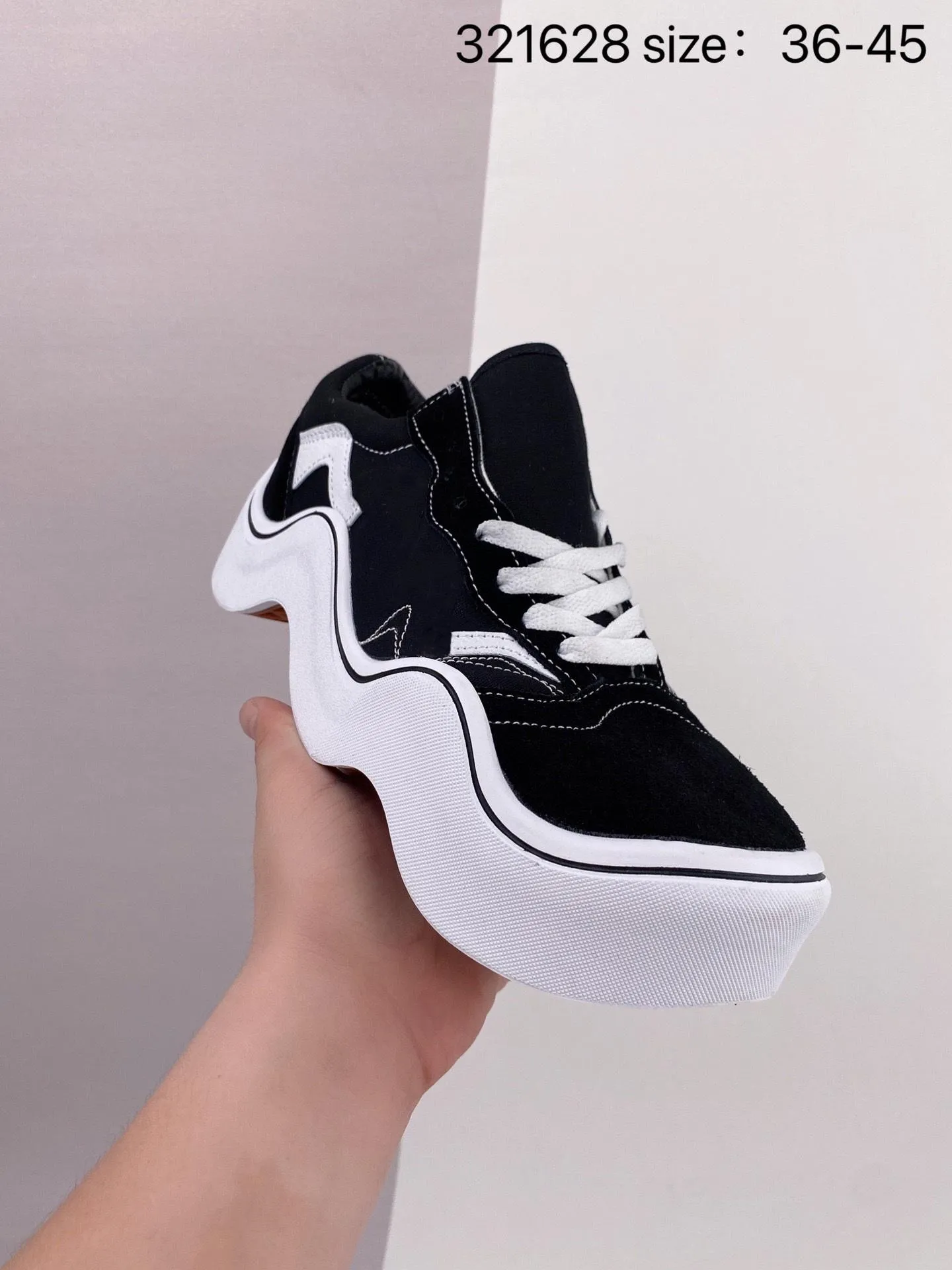 2024 Wellenwellige Vintage Low -Turnschuhe lässige Schuhe Frauen Männer Retro Old Skool Wedelte Bodenplattformen msschf x Tyga Canvas Blau rosa weiße schwarze Skate -Turnschuhe