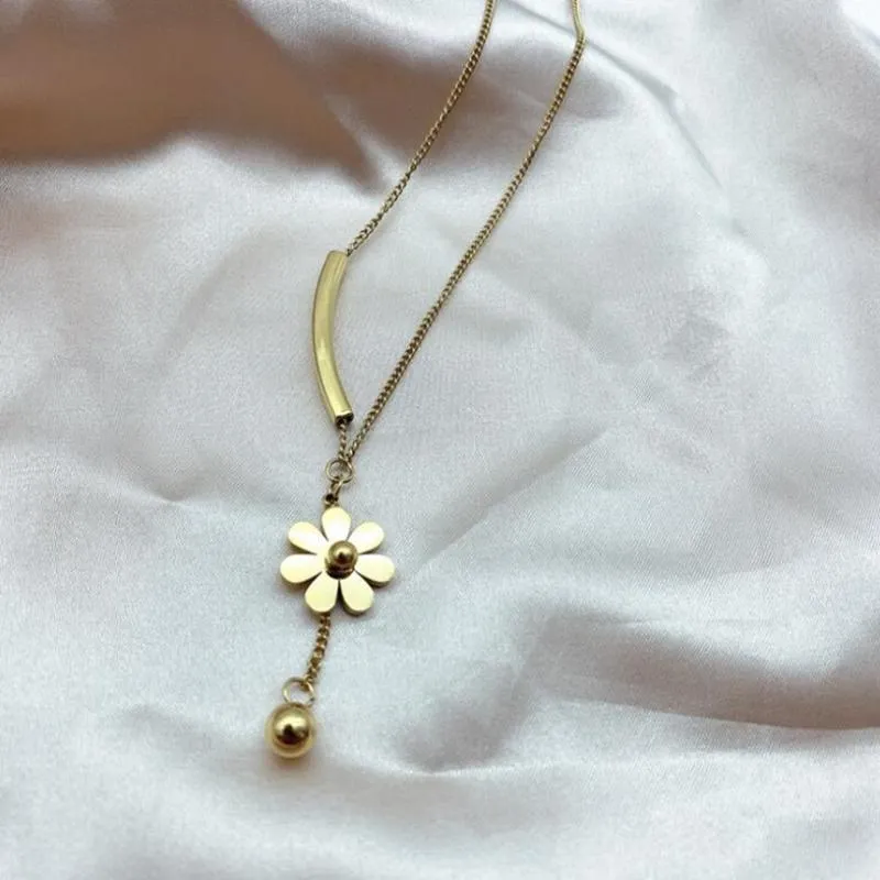 Kedjor rostfritt stål daisy blommor metall boll tassel charms kedja choker hänge halsband för kvinnor mode fin smycken gåva