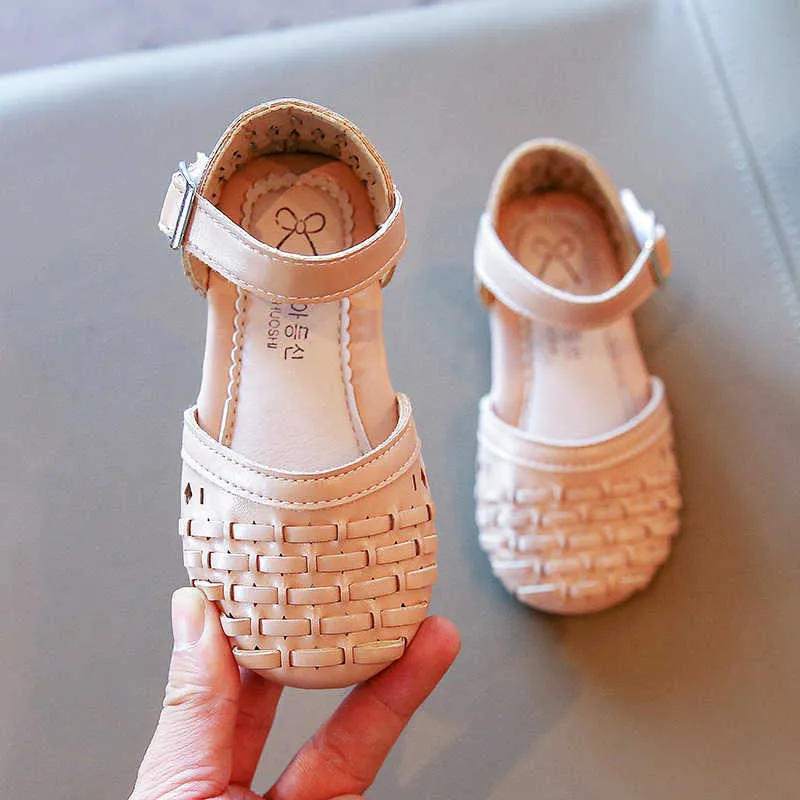 Детские летние новые плетеные сандалии принцессы для маленьких девочек, дышащая нескользящая детская модная повседневная обувь в Корейском стиле на плоской подошве