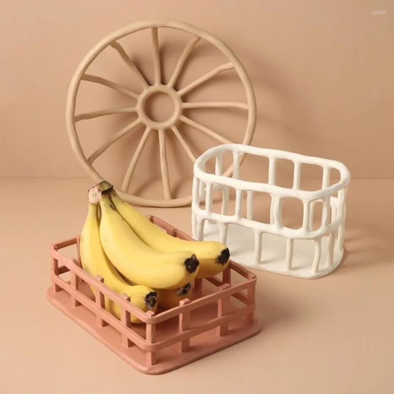 Plates Nordic Resin Hollow Fruit Tray Dish Desktop Snack Candy Cake Stand Bowl Party Server Display Tableware