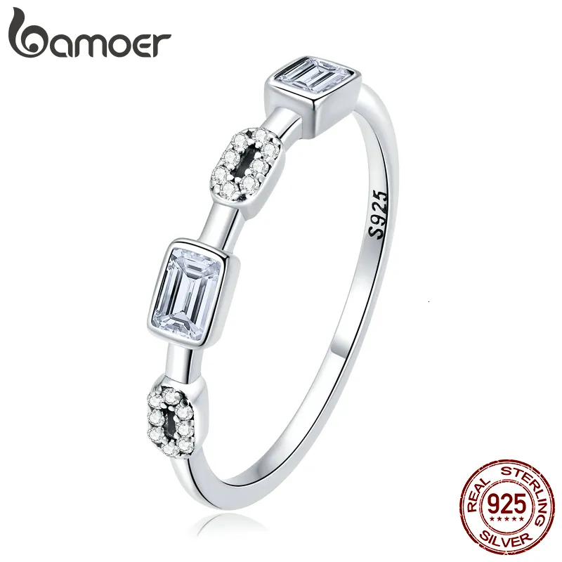 Bague Solitaire 925 Sterling Silver Square Cubic Zirconia Ring pour Womwen Fine Jewelry Mode Géométrique Promise Ring Cadeau de fiançailles 230203