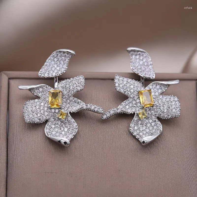 Boucles d'oreilles à tige Design européen américain Bijoux de mode Luxe Plein Zircon Grande fleur Accessoires de fête de mariage pour femmes élégantes