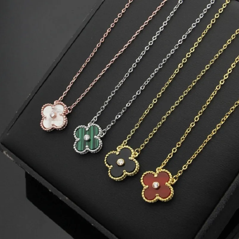 Collar de diseñador de lujo para mujer Flores de moda Collar con colgante de trébol de cuatro hojas Collares de oro de 18 quilates Joyas con diamantes