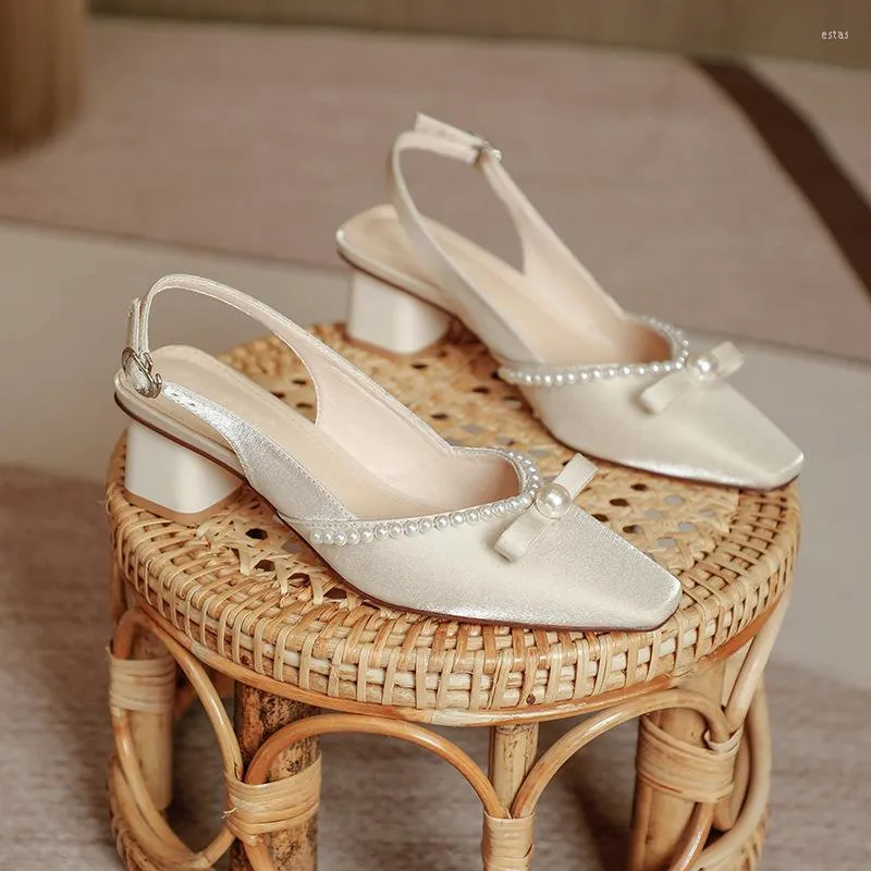 Sandali 2023 stile Baotou estate delle donne tacco alto punta quadrata cinghie perla fata scarpe tacco spesso per le donne