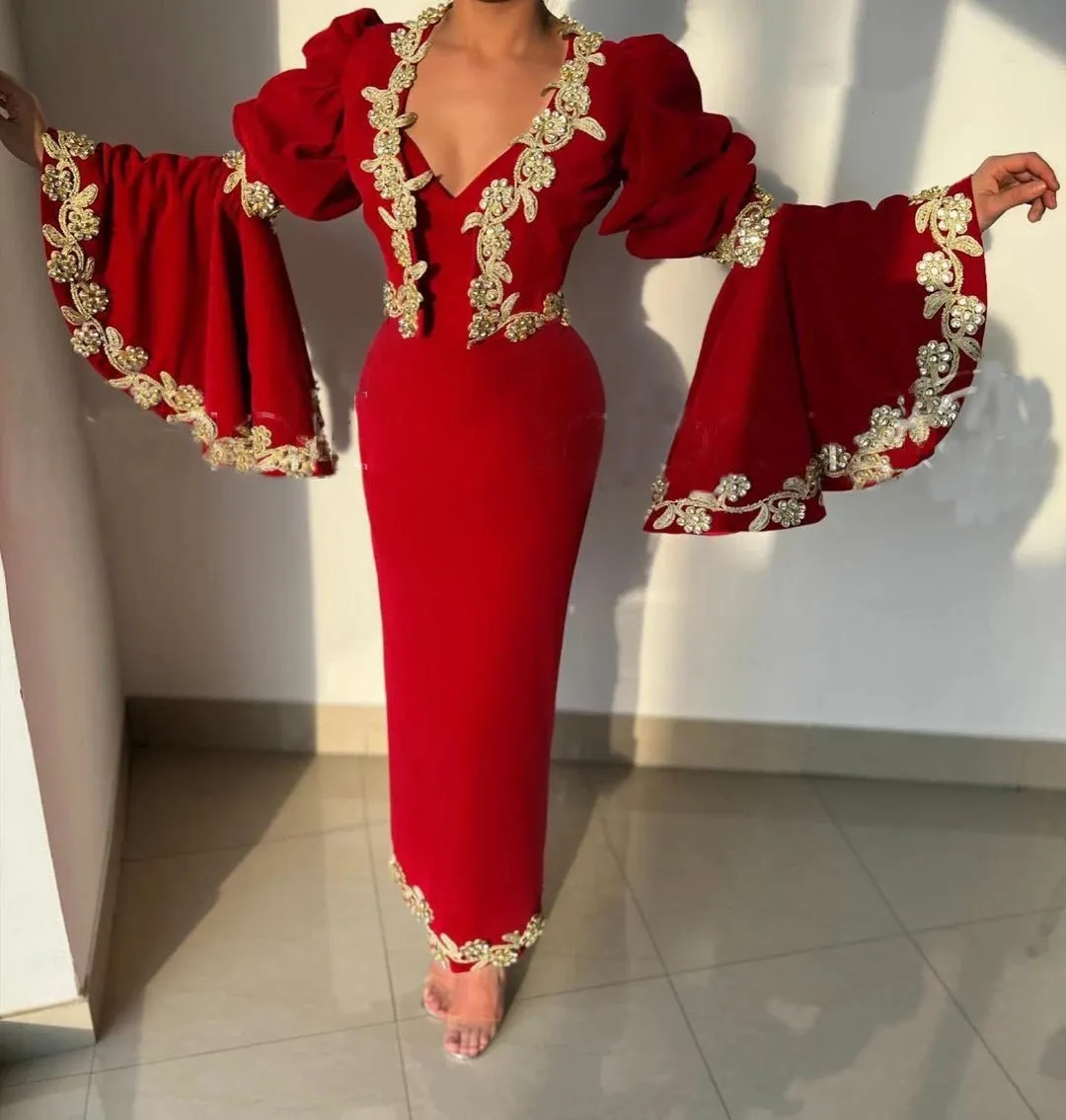 Arabic Dubai Red Sheath Red bodycon prom dress with Flare Sleeves, V-Neck, and Gold Lace Applique - Ankle Length 2 Piece Gown for Evening Occasions