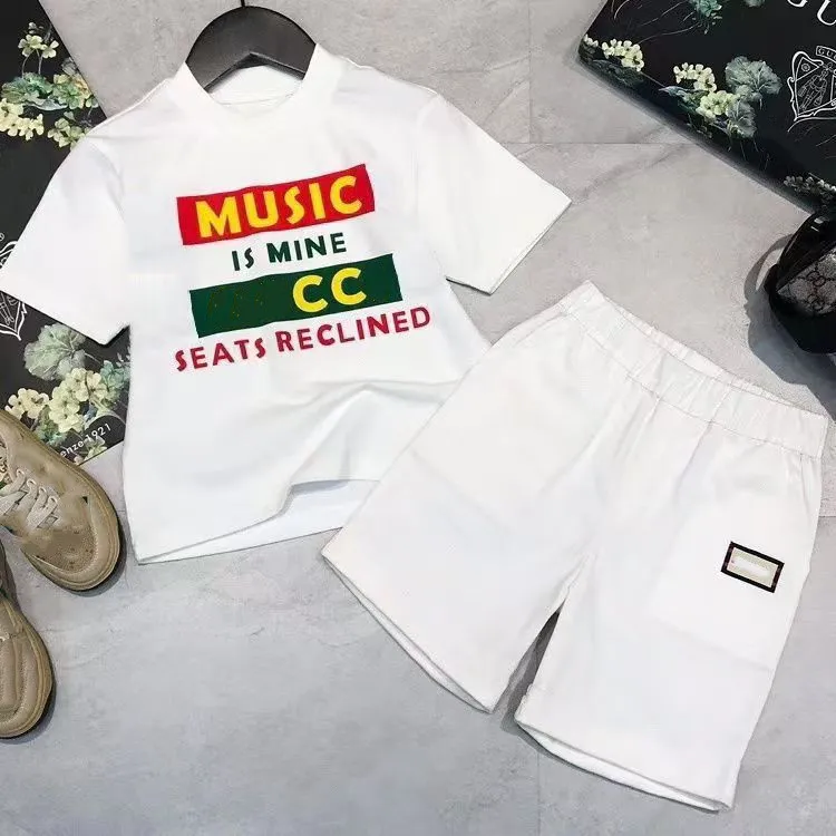 2023 AAA مصمم الملابس الفاخرة مجموعات الأطفال T Shirt Green White Bule Red Camel Monographed Shortst Fashion Fashion العلامة التجارية الصيفية للأطفال