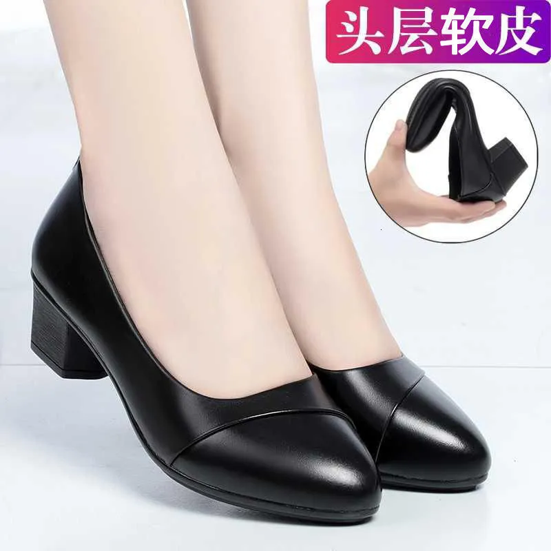 Soft Leather Mid Heel Dress Low Block Heel Sandals For Women Comfortable  And Stylish For Office, Work, Weddings Middle Aged And Middle To Elderly  Style 230203 From Pu07, $9.56 | DHgate.Com