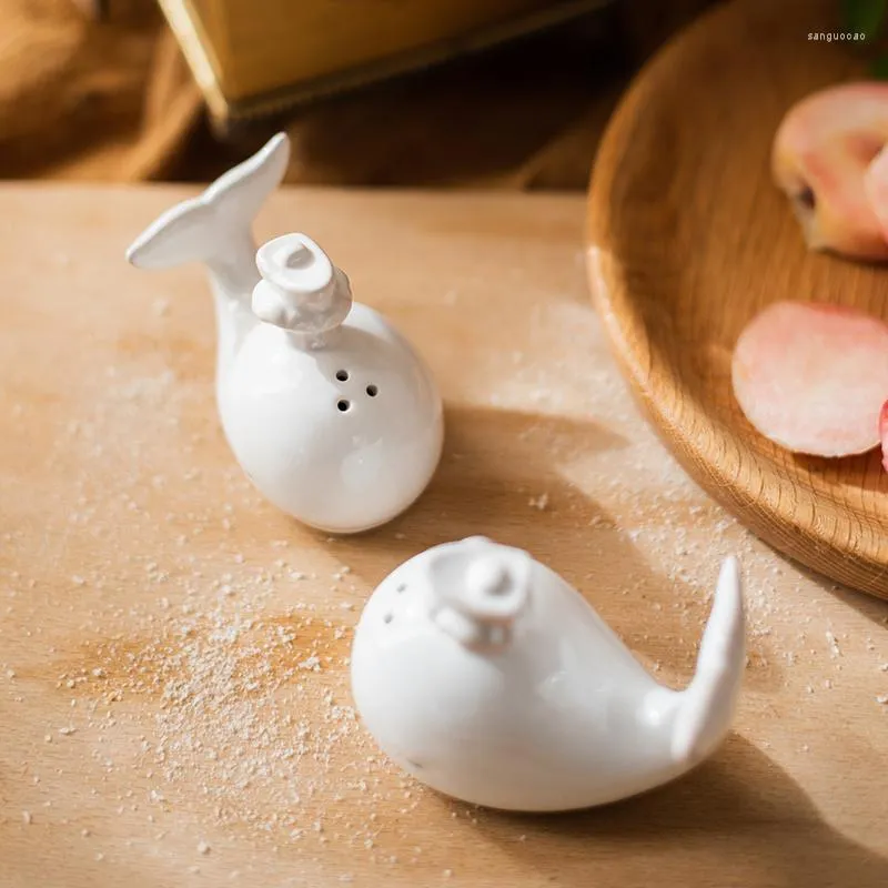 Bouteilles de rangement, petites baleines, pots de sel et de poivre, assaisonnement en céramique, porcelaine blanche, décoration de Table, arroseurs de nourriture occidentale