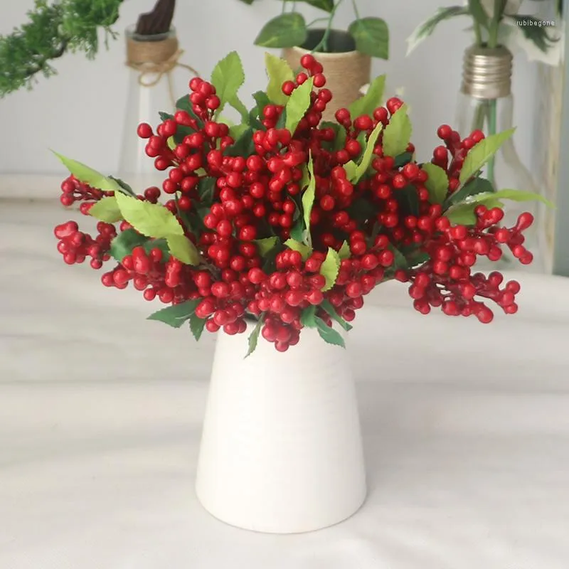 Decorative Flowers Artificial Berries Branch Plastic Fake Leaf Berry PE Red Plant For Wedding Home Christmas Decoration