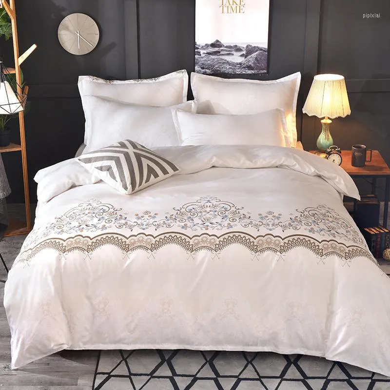 Beddengoed stelt Northe Europe Home Textiel Simple Style Bloempatroon Bedebladen Dekbedoverkapkussencase Bedbladen Set