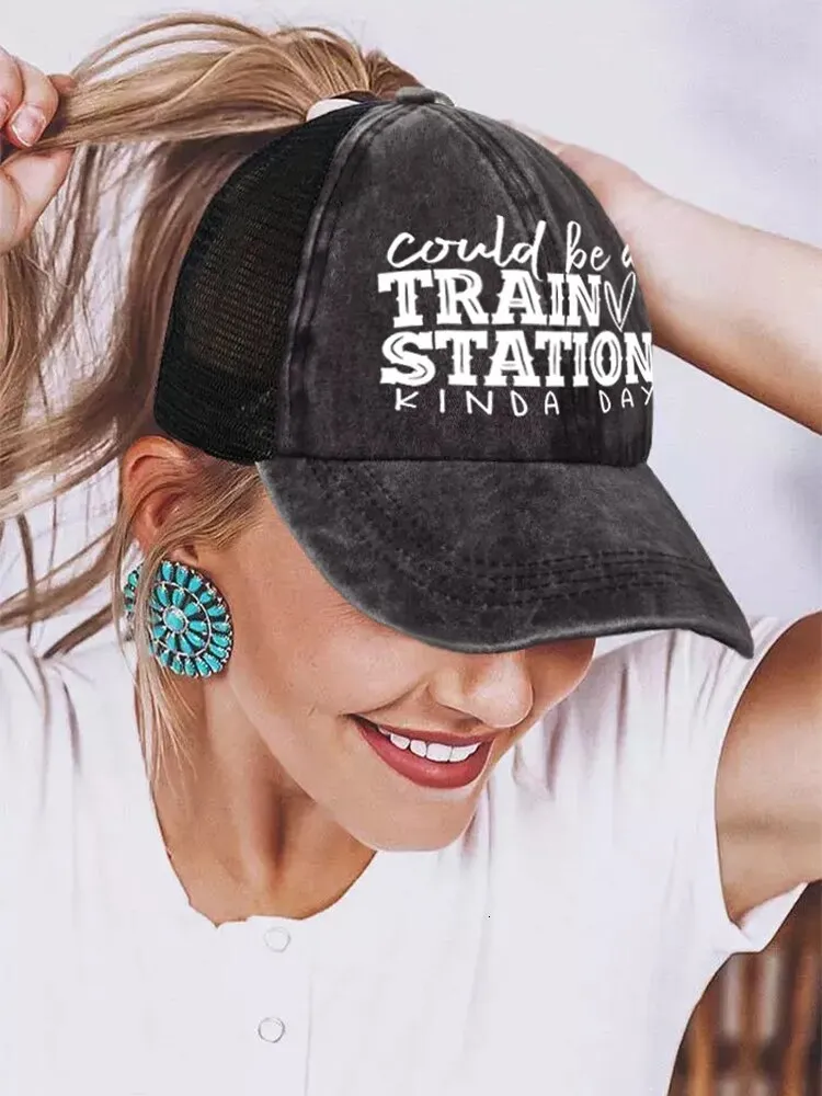 Casquettes de baseball Casquette de baseball CrissCross queue Chapeau pour les femmes En détresse Messy Bun Trucker Chapeaux Pourraient être une gare Kinda Day 230203