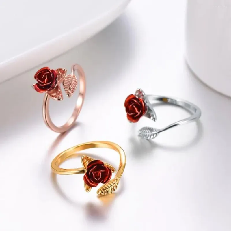 Anéis de casamento Rose Rose para mulheres minimalistas Ajustável Flores vermelhas Luxo de alta qualidade Damas de honra fofas Jóias do dia dos namorados presentes