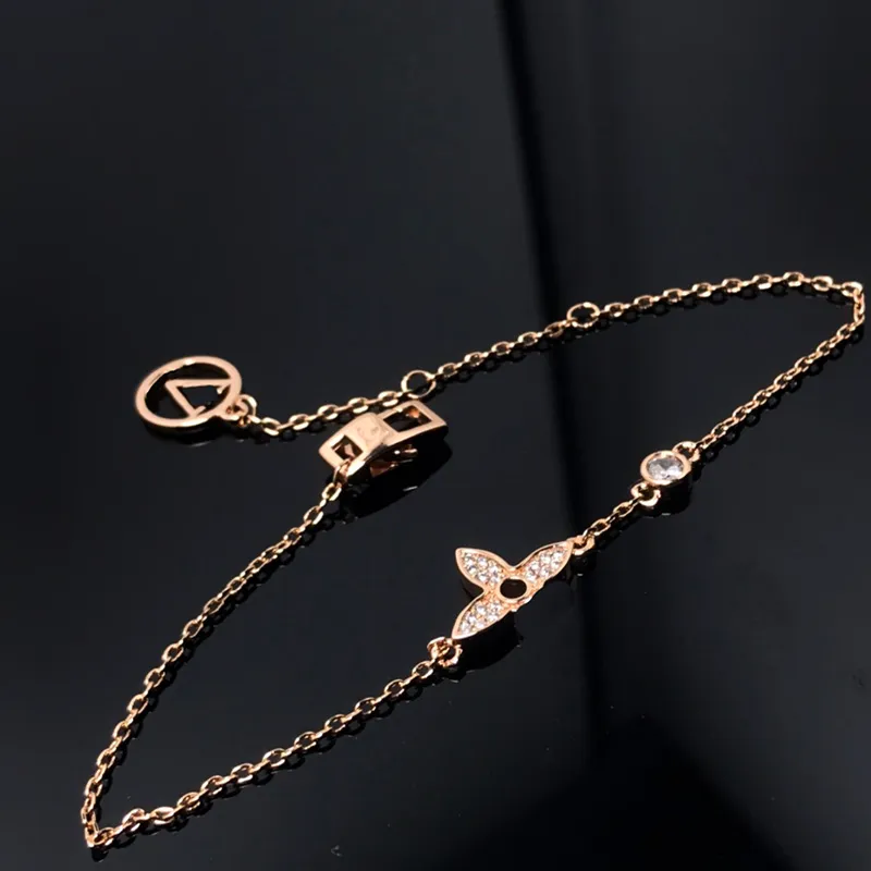 Ontwerpers ketting luxe kettingen Diamant gegraveerde letters Design modestijlen sieraden casual stijl valentijnsdag cadeau sieraden veelzijdig zeer goed