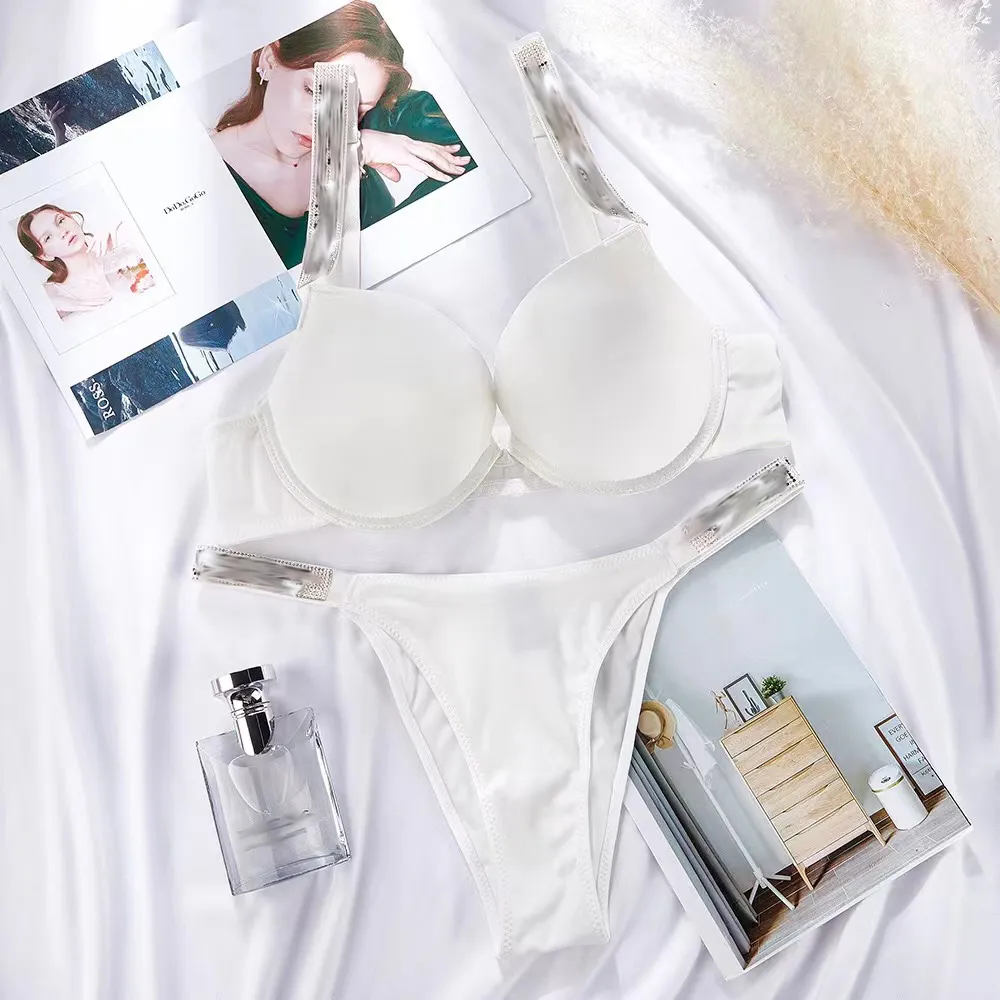 Seksi Bras Setleri Yeni Kadınlar Moda Lady Görünmez Sütyenler Seksi Spor İzsiz Sütyen Mektubu Rhinestone Lingerie Üç Çeyrek ayarlanmış kayışlar Yeni Porno