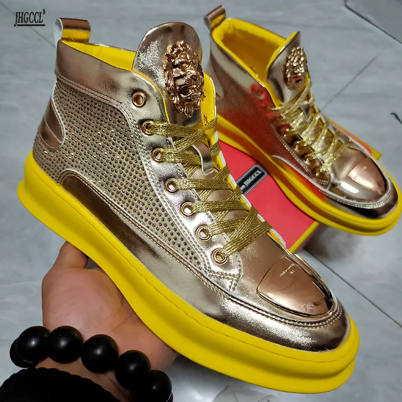 A6 footwear shop