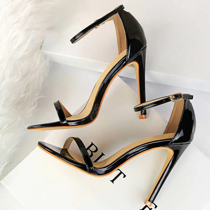 Dress Shoes 2022 Women Size 40 Extreme 11cm High Heels Fetish Sandals Female Gladiator Classic Strap Shoes Lady Scarpins Nude Platform Pumps G230203