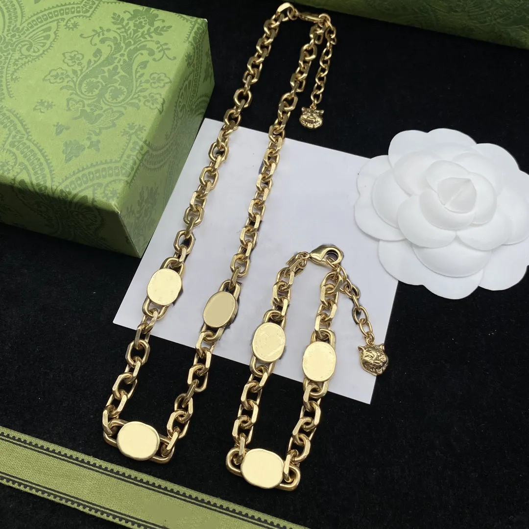 Fashion Designer Letter Chain Bracciale per donna set regalo 18k Orecchini in oro oro.