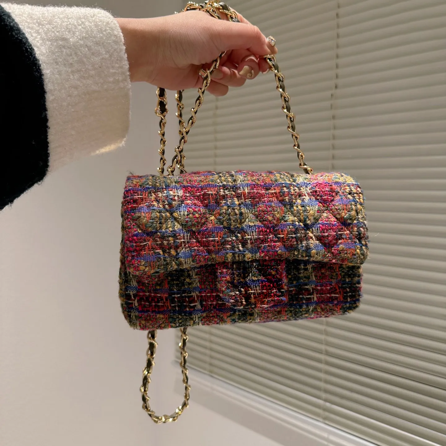 Designer Quilted Handbag With Metallic Hardware And Chain Classic Tweed