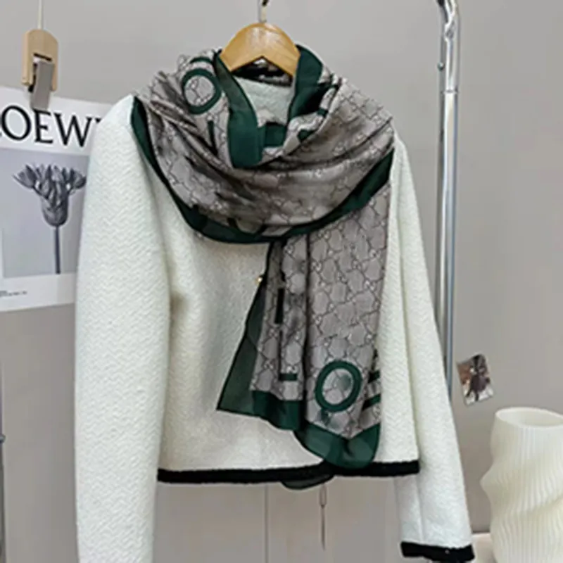 Markendesigner-Geschenkschal, hochwertiger Schal aus 100 % Seide für Damen, Luxusdesign, Größe 180 x 90 cm, ohne Box, 88,00 €