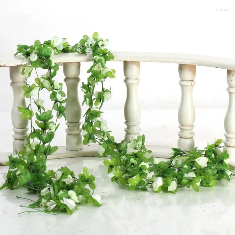 装飾的な花人工花シルクローズラッタン葉の糸の弦楽結婚式ガーランドハンギングホームガーデンデコレーションサプライ100pcs