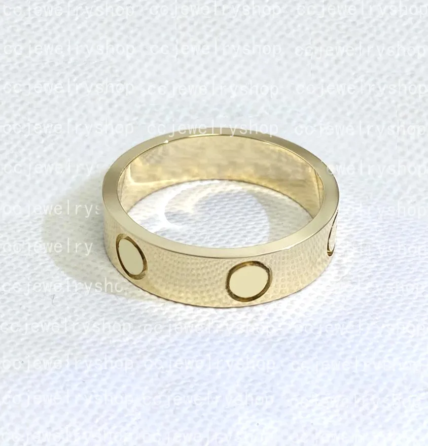 Anéis de banda banhados a ouro 18K de alta qualidade Clássico Anel de amor de moda Anel de unhas para mulheres Casamento de meninas Joias para o dia das mães Presentes para mulheres