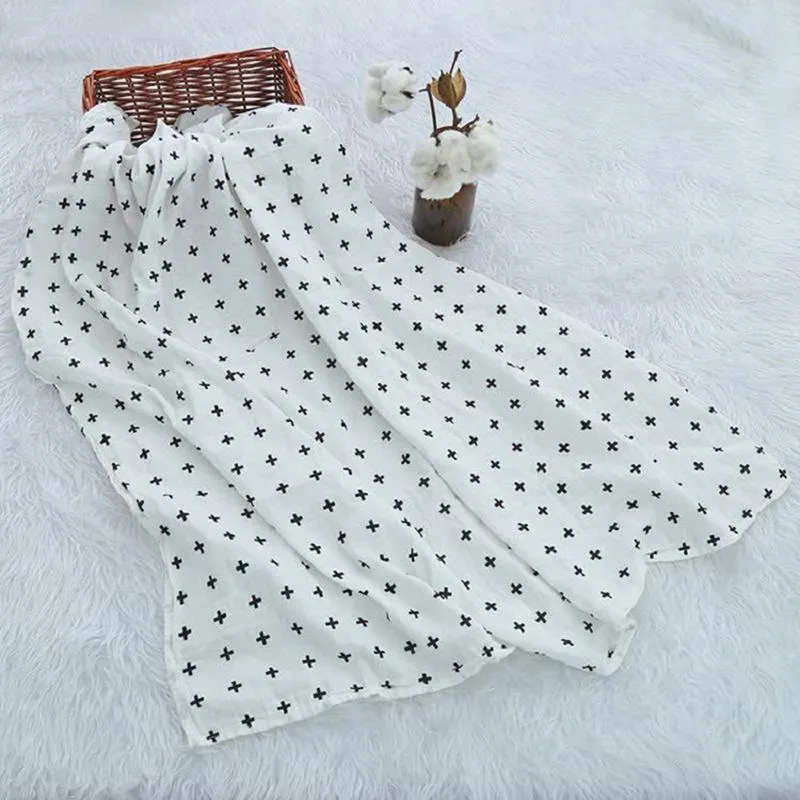 Couvertures émouvantes Borns bébé tenant une couverture couverture de la literie de couchage multifonctionnel enveloppe Swaddle 2 couches serviette de bain à gaze