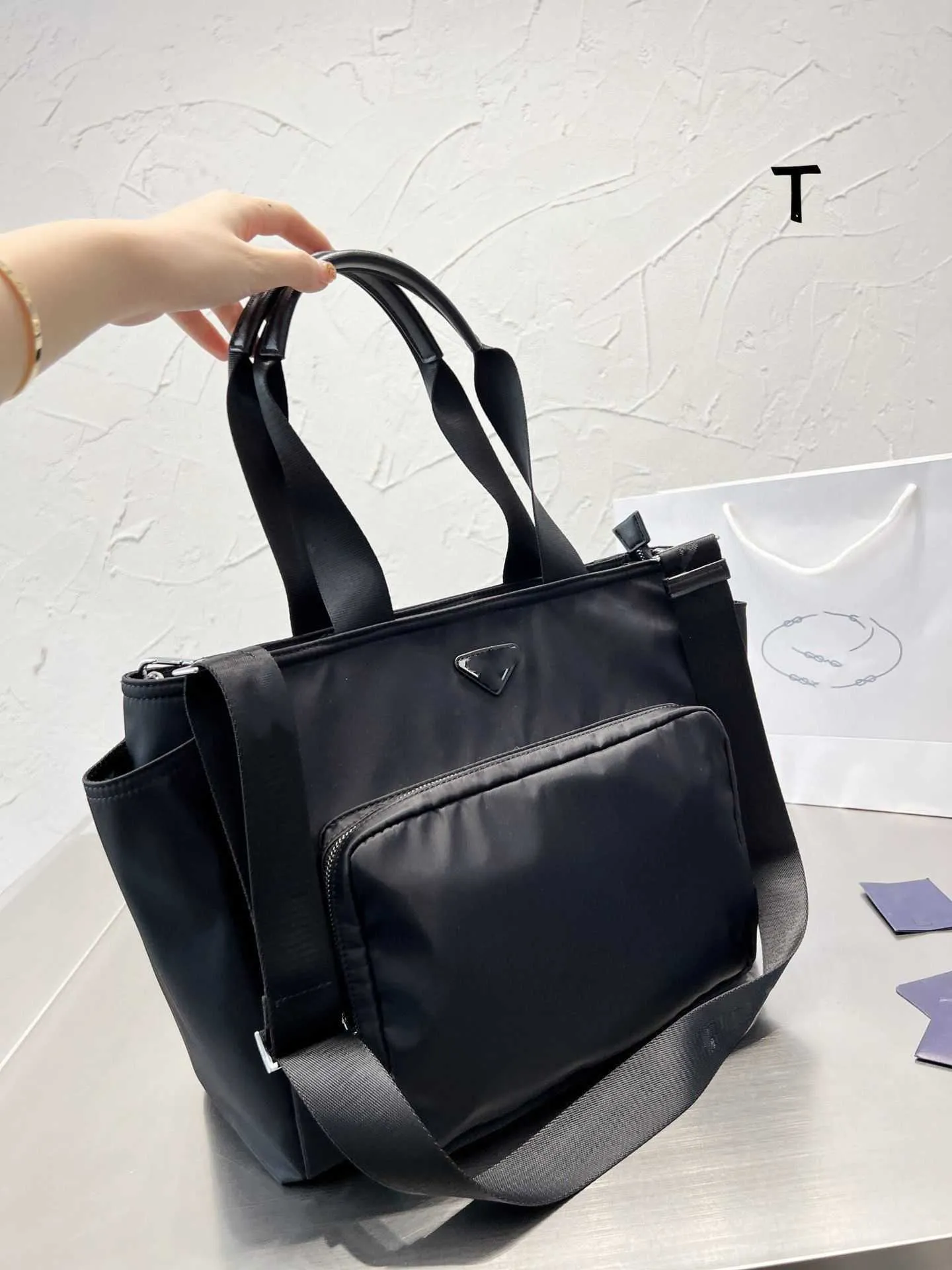 Nouveau sac à bandoulière en Nylon pour femmes sac à bandoulière décontracté grand sac Simple sac fourre-tout mode polyvalent mode