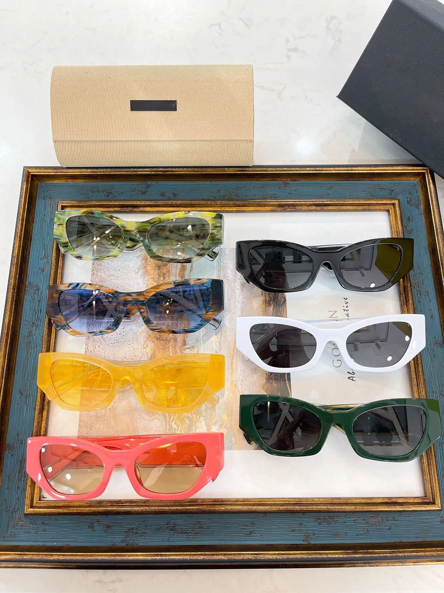 M￤n solglas￶gon f￶r kvinnor Senaste s￤ljer Fashion Sun Glasses Herr Solglas￶gon Gafas de Sol Glass UV400 -objektiv med slumpm￤ssig matchande ruta 6186