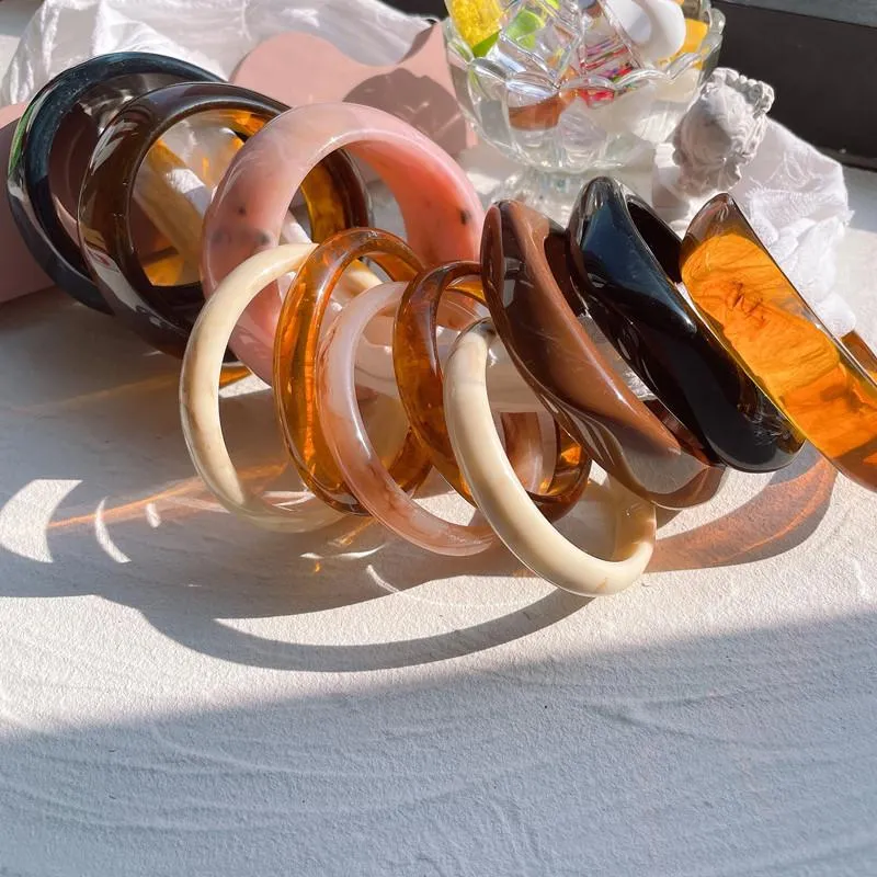 Bangle 2023 Vintage harts akryl geometrisk oregelbunden fyrkantig fyrkantig enkel stil armband för kvinnliga smycken