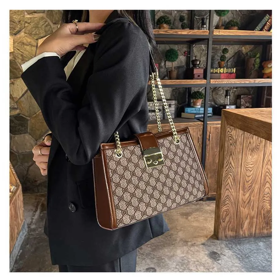 2023 cüzdan temizleme outlet online satış yeni kadın moda zarif banliyö büyük kapasiteli el çantası su geçirmez fermuar omuz çantası