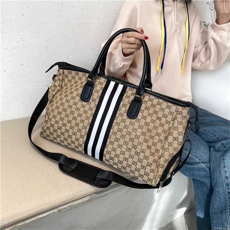 2023 Bags Clearance Outlets Short distance leisure boarding travel bag men's and women's one shoulder portable messenger large capacity waiting for